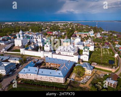 Luftaufnahme von Rostov Stadtbild mit Kreml Stockfoto