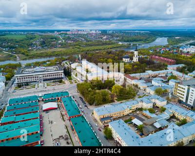 Blick von der Drohne von Kaluga am Oka-Ufer Stockfoto