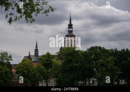 Der Blick auf die St. Marys Kirche in der Hansestadt Stralsund Stockfoto