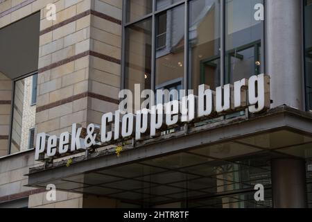 Stralsund, Deutschland 24. Juni 2021, Niederlassung „Peek and Cloppenburg“ in der Innenstadt von Stralsund Stockfoto