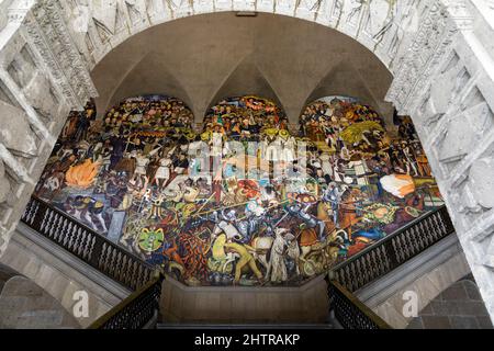 Mexiko, Mexiko-Stadt, Deigo Rivera Wandbild, Nationalpalast Stockfoto