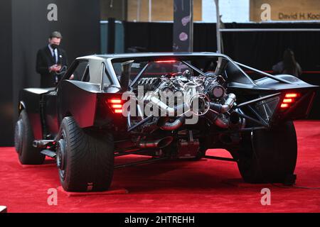 Ein Blick auf das Batmobile bei der Weltpremiere von „The Batman“ am 01. März 2022 in New York. Stockfoto