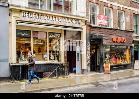 Regent Sounds Studio, Denmark Street, London, Großbritannien. Stockfoto