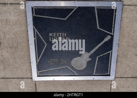 Nashville, Tenessee - 12. Januar 2022: Keith Urban Star auf dem Music City Walk of Fame Music Garden Park für Country-Musik-Legenden Stockfoto