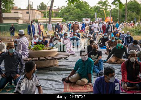 Rom, Italien 24/05/2020: Eid al-Fitr, Islamische Gemeinschaft in Bangladesch feiert das Ende des Ramadan. Largo Preneste. © Andrea Sabbadini Stockfoto