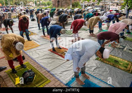 Rom, Italien 24/05/2020: Eid al-Fitr, Islamische Gemeinschaft in Bangladesch feiert das Ende des Ramadan. Largo Preneste. © Andrea Sabbadini Stockfoto