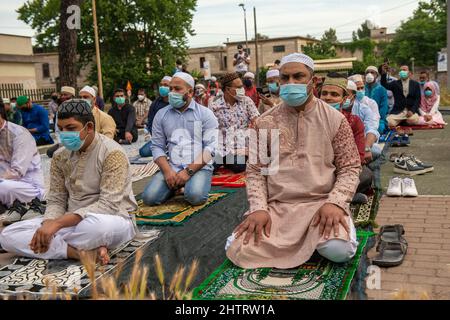 Rom, Italien 24/05/2020: Eid al-Fitr, Islamische Gemeinschaft in Bangladesch feiert das Ende des Ramadan. Largo Preneste. © Andrea Sabbadini Stockfoto