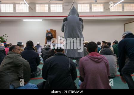 Rom, Italien 25/03/2016: Freitag beten im Torpignattara Moslems Center. ©Andrea Sabbadini Stockfoto