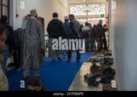 Rom, Italien 25/03/2016: Freitag beten im Torpignattara Moslems Center. ©Andrea Sabbadini Stockfoto