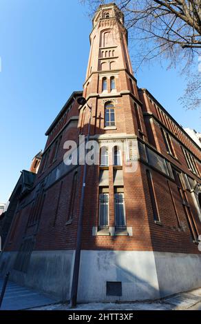 Kirche Saint Christophe de Javel im 15.. Arrondissement von Paris, Frankreich. Die Kirche, die dem Heiligen Christophorus geweiht ist, der als schutzpatron gilt Stockfoto