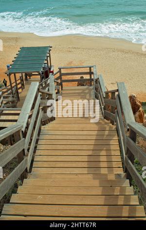 Zugang zum Falesia Beach an der Algarve, Portugal Stockfoto