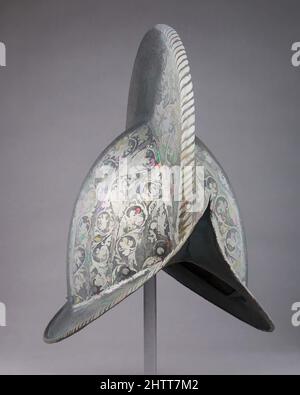 Kunst inspiriert von Morion, ca. 1575, Französisch, Stahl, Leder, H. 13 1/16 Zoll (33,2 cm); B: 9 11/16 Zoll (24,6 cm); D. 13 1/2 Zoll (34,3 cm); Gewicht 3 lb. 15 oz. (1773 g), Helme, Classic Works modernisiert von Artotop mit einem Schuss Modernität. Formen, Farbe und Wert, auffällige visuelle Wirkung auf Kunst. Emotionen durch Freiheit von Kunstwerken auf zeitgemäße Weise. Eine zeitlose Botschaft, die eine wild kreative neue Richtung verfolgt. Künstler, die sich dem digitalen Medium zuwenden und die Artotop NFT erschaffen Stockfoto