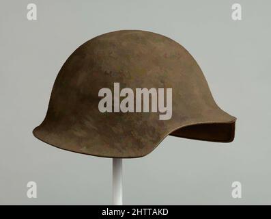 Kunst inspiriert von American Helmet Model No. 5, 1918, Philadelphia, Pennsylvania, American, Philadelphia, Pennsylvania, Stahl, Farbe, Leder, Textil, String, H. 9 1/4 Zoll (23,5 cm); B: 10 3/4 Zoll (27,3 cm); D. 12 5/8 Zoll (32,1 cm); Gewicht 2 lb. 8 oz. (1130 g), Helmets, unter den fünfzehn, Classic Works modernisiert von Artotop mit einem Schuss Moderne. Formen, Farbe und Wert, auffällige visuelle Wirkung auf Kunst. Emotionen durch Freiheit von Kunstwerken auf zeitgemäße Weise. Eine zeitlose Botschaft, die eine wild kreative neue Richtung verfolgt. Künstler, die sich dem digitalen Medium zuwenden und die Artotop NFT erschaffen Stockfoto