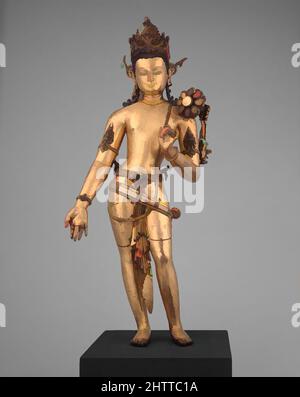 Kunst inspiriert von der Bodhisattva Padmapani Lokeshvara, Übergangszeit, 11. Jahrhundert, Nepal (Kathmandu Valley), Kupferlegierung mit Vergoldung und Halbedelsteinen, H. 23 Zoll (58,4 cm); B: 10 1/2 Zoll (25,7 cm); D. 4 3/4 Zoll (12,1 cm), Skulptur, Maitreya, der messianische Bodhisattva, Klassische Werke, die von Artotop mit einem Schuss Moderne modernisiert wurden. Formen, Farbe und Wert, auffällige visuelle Wirkung auf Kunst. Emotionen durch Freiheit von Kunstwerken auf zeitgemäße Weise. Eine zeitlose Botschaft, die eine wild kreative neue Richtung verfolgt. Künstler, die sich dem digitalen Medium zuwenden und die Artotop NFT erschaffen Stockfoto