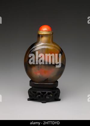 Kunst inspiriert von Snuff Bottle, Qing-Dynastie (1644–1911), Qianlong-Periode (1736–95), China, Murrhina-Achat mit Korallenstopfen, H. 2 1/8 Zoll (5,4 cm), Snuff Bottles, Painting Inside Snuff Bottles war eine neuartige Entwicklung im 19. Jahrhundert. Mit einem angewinkelten Bambusstift, der Künstler, Classic Werke von Artotop mit einem Schuss Moderne modernisiert. Formen, Farbe und Wert, auffällige visuelle Wirkung auf Kunst. Emotionen durch Freiheit von Kunstwerken auf zeitgemäße Weise. Eine zeitlose Botschaft, die eine wild kreative neue Richtung verfolgt. Künstler, die sich dem digitalen Medium zuwenden und die Artotop NFT erschaffen Stockfoto