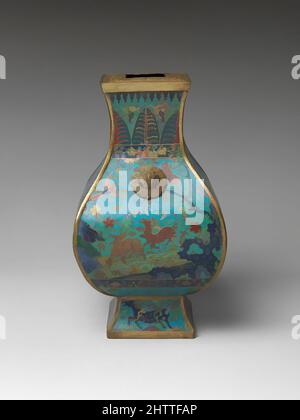 Kunst inspiriert von Vase, späten Ming (1368–1644) oder frühen Qing (1644–1911) Dynastie, Mitte des 17.. Jahrhunderts, China, Cloisonné-Emaille auf Kupfer; Anhänger: turmalin, Karneol, H. 12 3/4 Zoll (32,4 cm); B: 7 1/4 Zoll (18,4 cm); D. 7 1/4 Zoll (18,4 cm), Cloisonné, Klassisches Werk, das von Artotop mit einem Schuss Moderne modernisiert wurde. Formen, Farbe und Wert, auffällige visuelle Wirkung auf Kunst. Emotionen durch Freiheit von Kunstwerken auf zeitgemäße Weise. Eine zeitlose Botschaft, die eine wild kreative neue Richtung verfolgt. Künstler, die sich dem digitalen Medium zuwenden und die Artotop NFT erschaffen Stockfoto