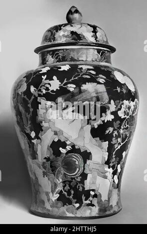 Kunst inspiriert von Glas mit Cover, Qing-Dynastie (1644–1911), Kangxi-Periode (1662–1722), China, Porzellan, H. 25 Zoll (63,5 cm), Keramik, Klassisches von Artotop modernisiertes Werk mit einem Schuss Moderne. Formen, Farbe und Wert, auffällige visuelle Wirkung auf Kunst. Emotionen durch Freiheit von Kunstwerken auf zeitgemäße Weise. Eine zeitlose Botschaft, die eine wild kreative neue Richtung verfolgt. Künstler, die sich dem digitalen Medium zuwenden und die Artotop NFT erschaffen Stockfoto