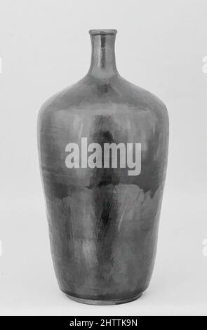 Art Inspired by Bottle, 19. Century, Japan, Tonerde mit Glasur auf einer Seite, glasierte Basis (Kyoto Ware), H. 7 7/8 Zoll (20 cm), Keramik, Klassisches von Artotop modernisiertes Werk mit einem Schuss Moderne. Formen, Farbe und Wert, auffällige visuelle Wirkung auf Kunst. Emotionen durch Freiheit von Kunstwerken auf zeitgemäße Weise. Eine zeitlose Botschaft, die eine wild kreative neue Richtung verfolgt. Künstler, die sich dem digitalen Medium zuwenden und die Artotop NFT erschaffen Stockfoto