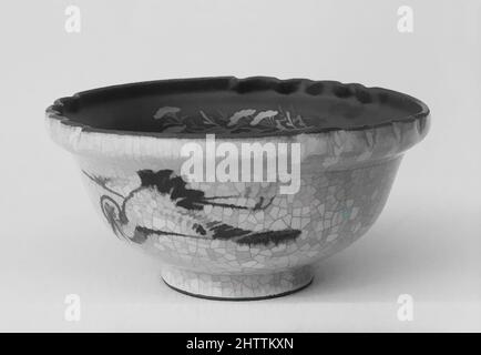 Art Inspired by Bowl, Edo-Zeit (1615–1868), 18. Century, Japan, Ton mit knisternder Glasur, H. 2 1/4 Zoll (5,7 cm); B: 4 1/2 Zoll (11,4 cm), Keramik, Klassisches von Artotop modernisiertes Werk mit einem Schuss Moderne. Formen, Farbe und Wert, auffällige visuelle Wirkung auf Kunst. Emotionen durch Freiheit von Kunstwerken auf zeitgemäße Weise. Eine zeitlose Botschaft, die eine wild kreative neue Richtung verfolgt. Künstler, die sich dem digitalen Medium zuwenden und die Artotop NFT erschaffen Stockfoto