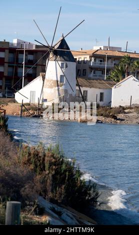 San Pedro del Pinatar ist eine kleine Stadt in der Region Murcia im Südosten Spaniens. Stockfoto