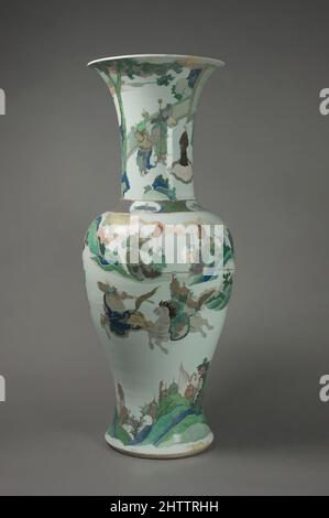 Kunst inspiriert von 清 景德鎮窯五彩刀马人物圖鳳尾瓶, Vase mit historischen Kriegern, Qing-Dynastie (1644–1911), China, Porzellan mit farbigen Emaillen über einer transparenten Glasur (Jingdezhen Ware), H. 27 1/2 Zoll (69,9 cm); Durchm. 11 Zoll (27,9 cm); Durchm. Des Randes 9 3/4 Zoll (24,8 cm); Durchm. Fuß 8 1/4 Zoll, Klassisches Werk, modernisiert von Artotop mit einem Schuss Moderne. Formen, Farbe und Wert, auffällige visuelle Wirkung auf Kunst. Emotionen durch Freiheit von Kunstwerken auf zeitgemäße Weise. Eine zeitlose Botschaft, die eine wild kreative neue Richtung verfolgt. Künstler, die sich dem digitalen Medium zuwenden und die Artotop NFT erschaffen Stockfoto