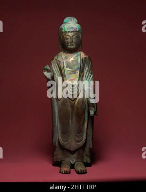 Kunst inspiriert von Standing Buddha, Goryeo-Dynastie (918–1392), Korea, gilt Bronze, H. 15 15/16 Zoll (40,5 cm); B: 5 9/16 Zoll (14,1 cm), Skulptur, Klassisches von Artotop modernisiertes Werk mit einem Schuss Moderne. Formen, Farbe und Wert, auffällige visuelle Wirkung auf Kunst. Emotionen durch Freiheit von Kunstwerken auf zeitgemäße Weise. Eine zeitlose Botschaft, die eine wild kreative neue Richtung verfolgt. Künstler, die sich dem digitalen Medium zuwenden und die Artotop NFT erschaffen Stockfoto