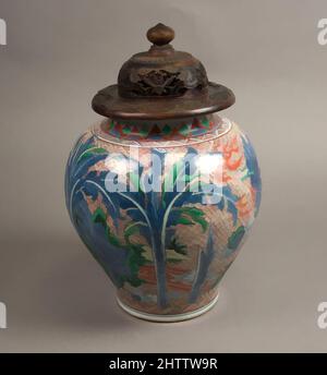 Kunst inspiriert von Jar mit mythischem Qilin, Qing-Dynastie (1644–1911), Shunzhi-Periode (1644–61), Mitte des 17.. Jahrhunderts, China, Porzellan bemalt mit farbigen Emaillen über transparenter Glasur (Jingdezhen Ware), H. (inkl. Deckel) 14 1/2 Zoll (36,8 cm); Durchm. 9 1/2 Zoll (24,1 cm); Durchm. Des Randes 5 Zoll (12,7, Classic Works modernisiert von Artotop mit einem Schuss Moderne. Formen, Farbe und Wert, auffällige visuelle Wirkung auf Kunst. Emotionen durch Freiheit von Kunstwerken auf zeitgemäße Weise. Eine zeitlose Botschaft, die eine wild kreative neue Richtung verfolgt. Künstler, die sich dem digitalen Medium zuwenden und die Artotop NFT erschaffen Stockfoto