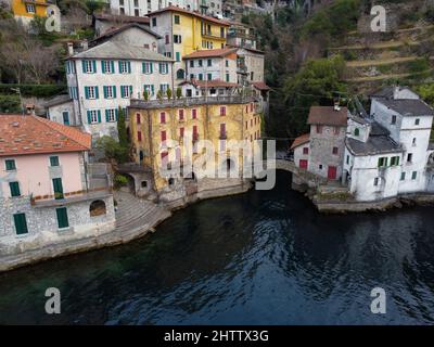 Blick auf das Dorf Nesso am Comer See Stockfoto