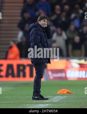 MIDDLESBROUGH, GROSSBRITANNIEN. MÄR 1. Tottenham-Manager Antonio Conte beim Spiel der fünften Runde des FA Cup zwischen Middlesbrough und Tottenham Hotspur am Dienstag, den 1.. März 2022 im Riverside Stadium, Middlesbrough. (Kredit: Mark Fletcher | MI News) Kredit: MI Nachrichten & Sport /Alamy Live News Stockfoto