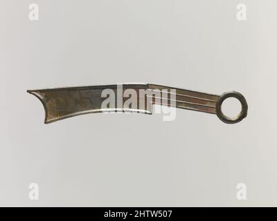 Kunst inspiriert von Knife Coin, Han-Dynastie (206 v. Chr.–n. Chr. 220), China, Bronze, L. 7 1/4 Zoll (18,4 cm), Metallarbeiten, Klassisches Werk, modernisiert von Artotop mit einem Schuss Moderne. Formen, Farbe und Wert, auffällige visuelle Wirkung auf Kunst. Emotionen durch Freiheit von Kunstwerken auf zeitgemäße Weise. Eine zeitlose Botschaft, die eine wild kreative neue Richtung verfolgt. Künstler, die sich dem digitalen Medium zuwenden und die Artotop NFT erschaffen Stockfoto