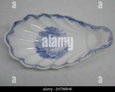 Kunst inspiriert von Pickle Dish, ca. 1838–48, britisch, Hanley, Staffordshire, bleiglasierte weiße Keramik, Länge: 8 3/8 Zoll (21,3 cm), Keramik-Keramik, Klassisches Werk, modernisiert von Artotop mit einem Schuss Moderne. Formen, Farbe und Wert, auffällige visuelle Wirkung auf Kunst. Emotionen durch Freiheit von Kunstwerken auf zeitgemäße Weise. Eine zeitlose Botschaft, die eine wild kreative neue Richtung verfolgt. Künstler, die sich dem digitalen Medium zuwenden und die Artotop NFT erschaffen Stockfoto