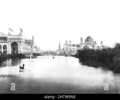 Manufactures and Liberal Arts Building (links), Administration Building (rechts) und Grand Basin, World's Columbian Exposition, Chicago, Illinois, USA, Frances Benjamin Johnston, 1893 Stockfoto