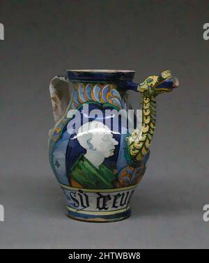 Art Inspired by Drug Pot (einer von einem Paar), ca. 1530, Italienisch, Castelli, Maiolica (zinnglasierte Steingut), insgesamt (bestätigt): 9 11/16 × 6 3/4 × 10 1/8 Zoll (24,6 × 17,1 × 25,7 cm), Keramik-Keramik, gelbe Schuppen decken die Auslauföffnungen dieser Töpfe ab und gipfeln in den Drachenköpfen der von Artotop modernisierten Classic Works mit einem Schuss Moderne. Formen, Farbe und Wert, auffällige visuelle Wirkung auf Kunst. Emotionen durch Freiheit von Kunstwerken auf zeitgemäße Weise. Eine zeitlose Botschaft, die eine wild kreative neue Richtung verfolgt. Künstler, die sich dem digitalen Medium zuwenden und die Artotop NFT erschaffen Stockfoto