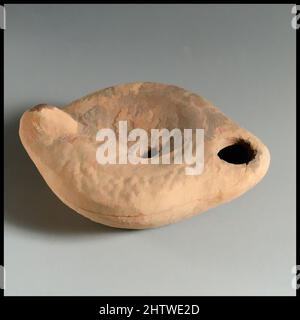 Kunst inspiriert von Lamp, spätes Imperium, 3. Jahrhundert n. Chr., Roman, Terrakotta, Länge 7,6 cm. H. 3,3 cm., Terracottas, Klassische Werke, die von Artotop mit einem Schuss Moderne modernisiert wurden. Formen, Farbe und Wert, auffällige visuelle Wirkung auf Kunst. Emotionen durch Freiheit von Kunstwerken auf zeitgemäße Weise. Eine zeitlose Botschaft, die eine wild kreative neue Richtung verfolgt. Künstler, die sich dem digitalen Medium zuwenden und die Artotop NFT erschaffen Stockfoto