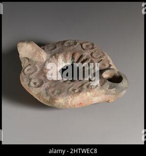 Kunst inspiriert von Lamp, spätes Imperium, 3. Jahrhundert n. Chr., Roman, Terrakotta, Insgesamt: 1 x 3 1/8 Zoll (2,5 x 7,9 cm), Terracottas, Klassische Werke, die von Artotop mit einem Schuss Moderne modernisiert wurden. Formen, Farbe und Wert, auffällige visuelle Wirkung auf Kunst. Emotionen durch Freiheit von Kunstwerken auf zeitgemäße Weise. Eine zeitlose Botschaft, die eine wild kreative neue Richtung verfolgt. Künstler, die sich dem digitalen Medium zuwenden und die Artotop NFT erschaffen Stockfoto