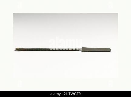 Kunst inspiriert von Spatula, Zypern, Bronze, andere: 7 3/16in. (18,3cm), Bronzen, dieser Bronzesatel besteht aus einem langen Schaft mit einem Olivarpunkt an einem Ende und einer breiten flachen Klinge, ruderförmig und stumpf besäumt, am anderen. Es war ein pharmazeutisches, nicht streng chirurgisches, Classic Works, das von Artotop mit einem Schuss Moderne modernisiert wurde. Formen, Farbe und Wert, auffällige visuelle Wirkung auf Kunst. Emotionen durch Freiheit von Kunstwerken auf zeitgemäße Weise. Eine zeitlose Botschaft, die eine wild kreative neue Richtung verfolgt. Künstler, die sich dem digitalen Medium zuwenden und die Artotop NFT erschaffen Stockfoto