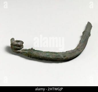 Kunst inspiriert von Fibula, Zypern, Bronze, andere: 5in. (12,7cm), Bronzes, Classic Works modernisiert von Artotop mit einem Schuss Moderne. Formen, Farbe und Wert, auffällige visuelle Wirkung auf Kunst. Emotionen durch Freiheit von Kunstwerken auf zeitgemäße Weise. Eine zeitlose Botschaft, die eine wild kreative neue Richtung verfolgt. Künstler, die sich dem digitalen Medium zuwenden und die Artotop NFT erschaffen Stockfoto