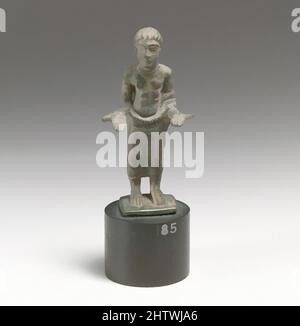 Art inspired by Statuette of a man, Bronze, H.: 3 3/16 in. (8,1 cm), Bronzen, Classic Works modernisiert von Artotop mit einem Schuss Moderne. Formen, Farbe und Wert, auffällige visuelle Wirkung auf Kunst. Emotionen durch Freiheit von Kunstwerken auf zeitgemäße Weise. Eine zeitlose Botschaft, die eine wild kreative neue Richtung verfolgt. Künstler, die sich dem digitalen Medium zuwenden und die Artotop NFT erschaffen Stockfoto