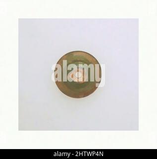 Kunst inspiriert von Glasspindel-Whorl, früh bis mittelkaiserlich, ca. 1.–2. Jahrhundert n. Chr., römisch, Glas; stabförmig und gewickelt, Höhe: 3/8 x 15/16 Zoll (0,9 x 2,4 cm), Glas, lichtdurchlässig hellgrün, hoher, gewölbter Körper; Leicht konvexer Boden; vertikales Loch etwas größer auf der Unterseite., Spirale, Classic Works modernisiert von Artotop mit einem Schuss Moderne. Formen, Farbe und Wert, auffällige visuelle Wirkung auf Kunst. Emotionen durch Freiheit von Kunstwerken auf zeitgemäße Weise. Eine zeitlose Botschaft, die eine wild kreative neue Richtung verfolgt. Künstler, die sich dem digitalen Medium zuwenden und die Artotop NFT erschaffen Stockfoto