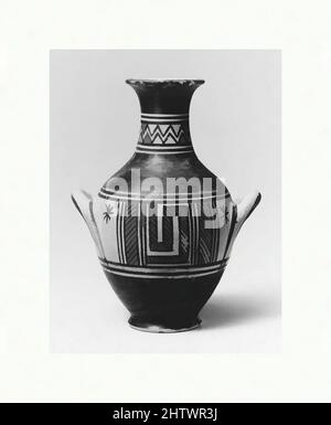 Kunst inspiriert von kleiner Terrakotta-Amphore (Glas), geometrisch, ca. 800–750 v. Chr., Griechisch, Dachboden, Terrakotta, H. 6 3/8 Zoll (16,2 cm), Vasen, Dipylon-Stil; geometrische Dekorationen, Klassische Werke, die von Artotop mit einem Schuss Moderne modernisiert wurden. Formen, Farbe und Wert, auffällige visuelle Wirkung auf Kunst. Emotionen durch Freiheit von Kunstwerken auf zeitgemäße Weise. Eine zeitlose Botschaft, die eine wild kreative neue Richtung verfolgt. Künstler, die sich dem digitalen Medium zuwenden und die Artotop NFT erschaffen Stockfoto