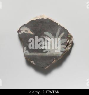 Kunst inspiriert von Wandmalerei Fragment, 1. Jahrhundert n. Chr., Roman, Fresko, insgesamt: 2 11/16 x 2 13/16 x 7/16 Zoll (6,9 x 7,2 x 1,1 cm), Verschiedenes-Gemälde, auf schwarzem Grund; Vogelkopf in weißer, grüner Pflanze auf grünem Grundlinie, Klassisches Werk, modernisiert von Artotop mit einem Schuss Moderne. Formen, Farbe und Wert, auffällige visuelle Wirkung auf Kunst. Emotionen durch Freiheit von Kunstwerken auf zeitgemäße Weise. Eine zeitlose Botschaft, die eine wild kreative neue Richtung verfolgt. Künstler, die sich dem digitalen Medium zuwenden und die Artotop NFT erschaffen Stockfoto