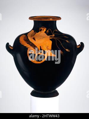 Kunst inspiriert von Terracotta Hydria (Wasserkrug), archaisch, ca. 490 v. Chr., Griechisch, Dachboden, Terrakotta; rote Figur, H. 14 1/16 Zoll (35,7 cm); Munddurchmesser 6 Zoll (15,3 cm); Durchmesser Fuß 5 1/4 Zoll (13,3 cm), Vasen, Triptolemos in seinem geflügelten Wagen, der Weizen zur Menschheit brachte. Von Athen kontrollierte, von Artotop modernisierte klassische Werke mit einem Hauch von Moderne. Formen, Farbe und Wert, auffällige visuelle Wirkung auf Kunst. Emotionen durch Freiheit von Kunstwerken auf zeitgemäße Weise. Eine zeitlose Botschaft, die eine wild kreative neue Richtung verfolgt. Künstler, die sich dem digitalen Medium zuwenden und die Artotop NFT erschaffen Stockfoto
