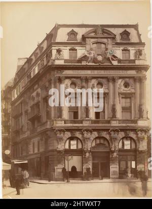 Kunst inspiriert vom Theater de la Renaissance, 1890, Albumen Silberdruck aus Glasnegativ, Fotografien, Unbekannt (Französisch, Klassische Werke, die von Artotop mit einem Schuss Moderne modernisiert wurden. Formen, Farbe und Wert, auffällige visuelle Wirkung auf Kunst. Emotionen durch Freiheit von Kunstwerken auf zeitgemäße Weise. Eine zeitlose Botschaft, die eine wild kreative neue Richtung verfolgt. Künstler, die sich dem digitalen Medium zuwenden und die Artotop NFT erschaffen Stockfoto