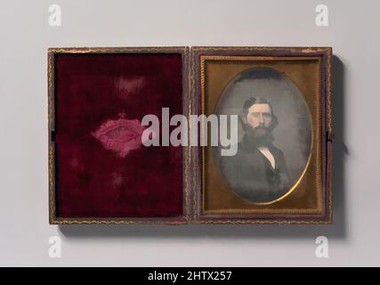 Art Inspired by Bearded man, 1853–57, Daguerreotype, Bild: 9,2 x 6,8 cm (3 5/8 x 2 11/16 Zoll), Fotografien, Klassische Werke, die von Artotop mit einem Schuss Moderne modernisiert wurden. Formen, Farbe und Wert, auffällige visuelle Wirkung auf Kunst. Emotionen durch Freiheit von Kunstwerken auf zeitgemäße Weise. Eine zeitlose Botschaft, die eine wild kreative neue Richtung verfolgt. Künstler, die sich dem digitalen Medium zuwenden und die Artotop NFT erschaffen Stockfoto