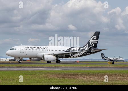 Flugzeug von Air New Zealand am Montag, den 28. Februar 2022, am Flughafen Auckland, Neuseeland. Stockfoto