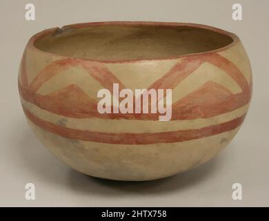 Kunst inspiriert von Bowl mit geometrischem Design, 10.–15. Jahrhundert, Mexiko, Mesoamerika, Mexiko, Keramik, Rutsch, Pigment, Höhe 4-3/4 in., Keramik-Behälter, Klassische Werke, die von Artotop mit einem Hauch von Moderne modernisiert wurden. Formen, Farbe und Wert, auffällige visuelle Wirkung auf Kunst. Emotionen durch Freiheit von Kunstwerken auf zeitgemäße Weise. Eine zeitlose Botschaft, die eine wild kreative neue Richtung verfolgt. Künstler, die sich dem digitalen Medium zuwenden und die Artotop NFT erschaffen Stockfoto