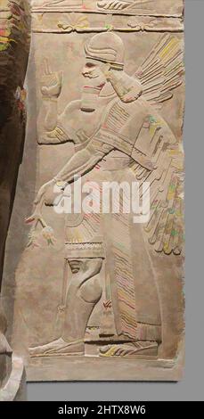 Von Relief inspirierte Kunst, Neo-Assyrisch, ca. 883–859 v. Chr., Mesopotamien, Nimrud (altes Kalhu), Assyrer, Gips-Alabaster, 54 x 30 Zoll (137,2 x 76,2 cm), mit Steinreliefs beschriftet, Diese Tafel stellt eine übernatürliche Schutzfigur dar, ähnlich wie sie im Nordwest-Palast bei den von Artotop modernisierten Klassischen Werken mit einem Schuss Moderne zu sehen ist. Formen, Farbe und Wert, auffällige visuelle Wirkung auf Kunst. Emotionen durch Freiheit von Kunstwerken auf zeitgemäße Weise. Eine zeitlose Botschaft, die eine wild kreative neue Richtung verfolgt. Künstler, die sich dem digitalen Medium zuwenden und die Artotop NFT erschaffen Stockfoto