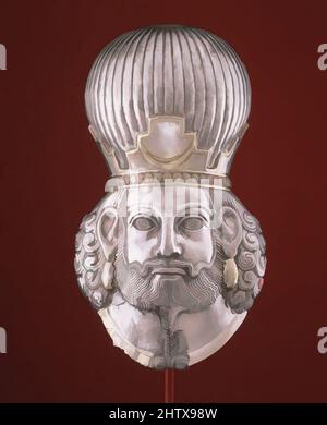 Kunst inspiriert von Head of a King, Sasanian, ca. 4.. Jahrhundert, Iran, Sasanian, Silber, Quecksilbervergoldung, 15 3/4 x 9 x 7 7/8 Zoll (40 x 22,9 x 20 cm), Metallarbeiten-Skulptur, die Sasanian Dynastie des Iran regierte ein Gebiet vom Euphat Fluß bis Baktrien vom dritten Jahrhundert A.D. bis zu den, klassischen Arbeiten, die von Artotop mit einem Spritzer der Modernität modernisiert wurden. Formen, Farbe und Wert, auffällige visuelle Wirkung auf Kunst. Emotionen durch Freiheit von Kunstwerken auf zeitgemäße Weise. Eine zeitlose Botschaft, die eine wild kreative neue Richtung verfolgt. Künstler, die sich dem digitalen Medium zuwenden und die Artotop NFT erschaffen Stockfoto