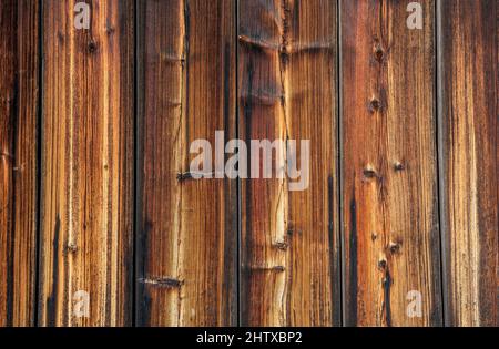 Alte Holzbretter Hintergrund. Schäbige rustikale Vintage-Textur. Alte braune Holzwand. Zusammenfassung. Stockfoto