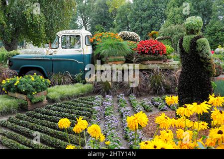 Blumenbeete, Pflanzenskulptur, Botanischer Garten, Montreal, Provinz Quebec, Kanada Stockfoto